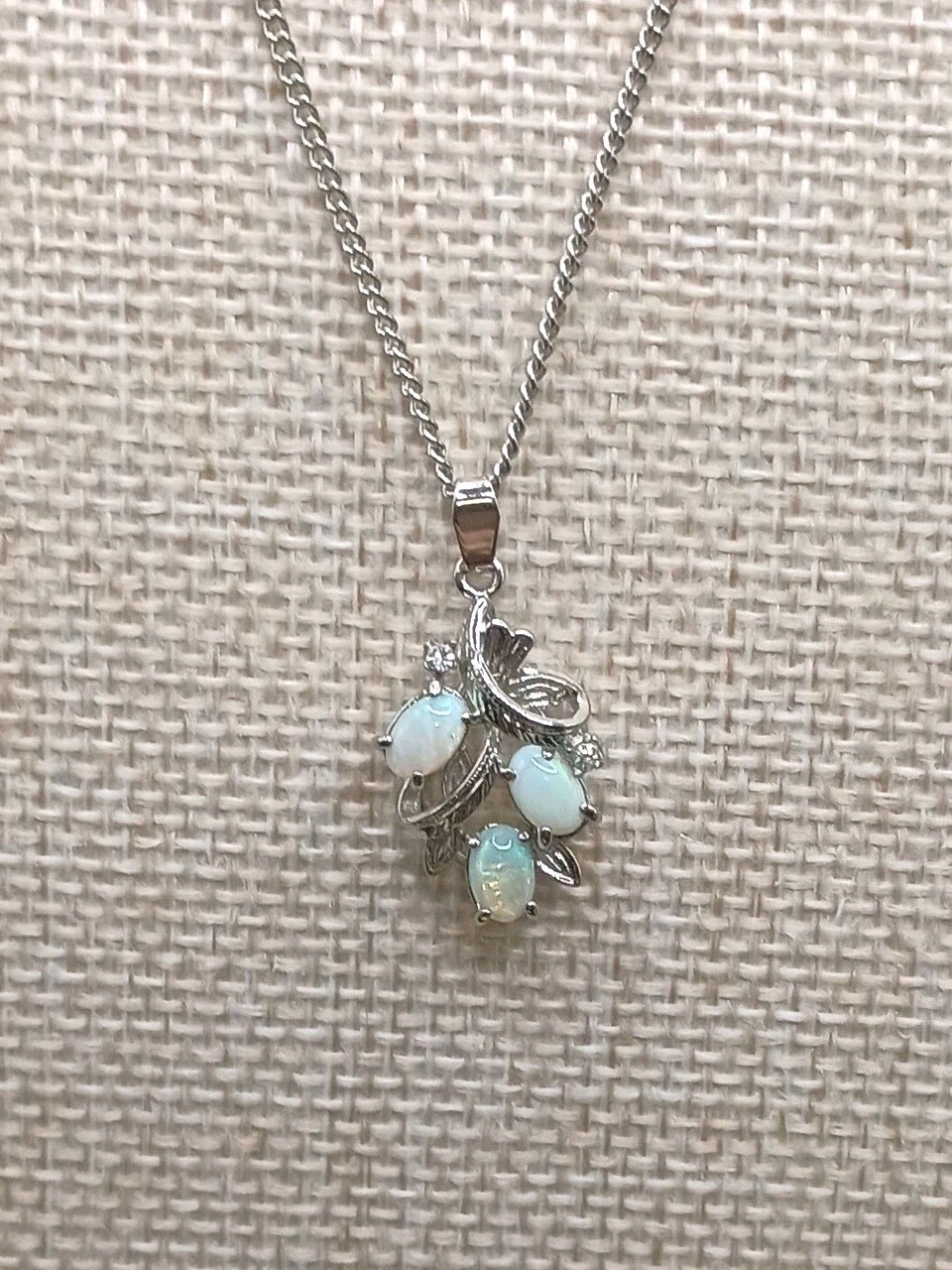 Vintage Opal Rhinestone Pendant Necklace Silver Tone Floral Cluster Vine 19″