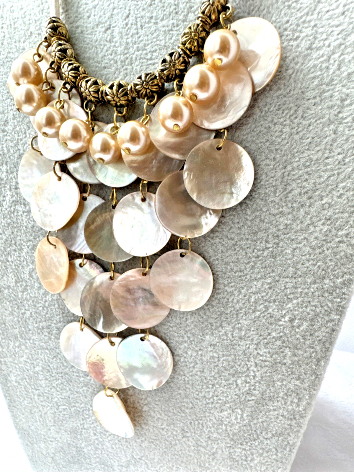 Gorgeous Waterfall statement polished shell pink pearly necklace gold abalone