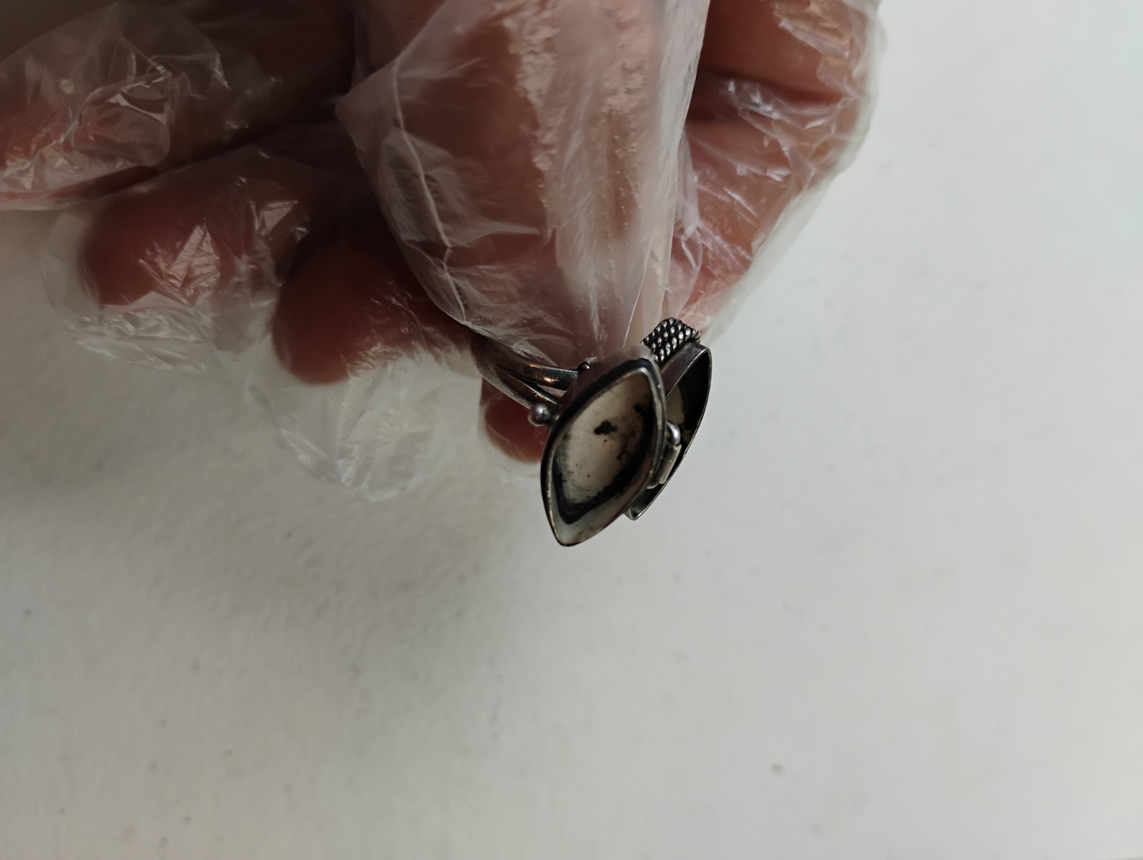 Sterling Silver 925 Marked Vintage Poison Ring With Iolite Stone Sz 5.75