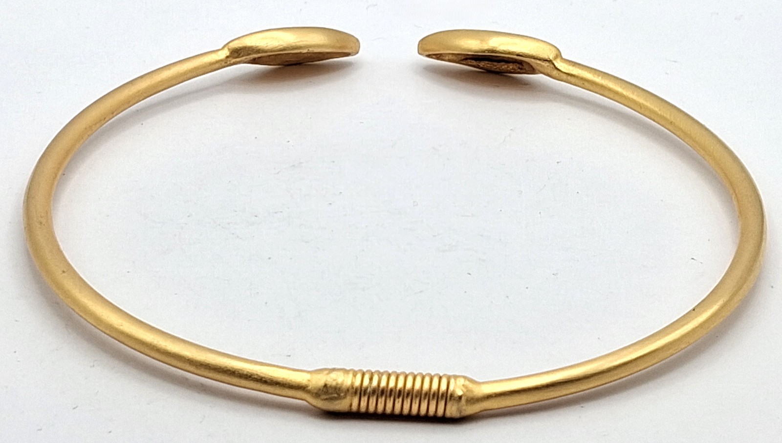 Kenneth Jay Lane KJL Brushed Gold Tone Cowrie Sea Shell Hinged Collar Necklace