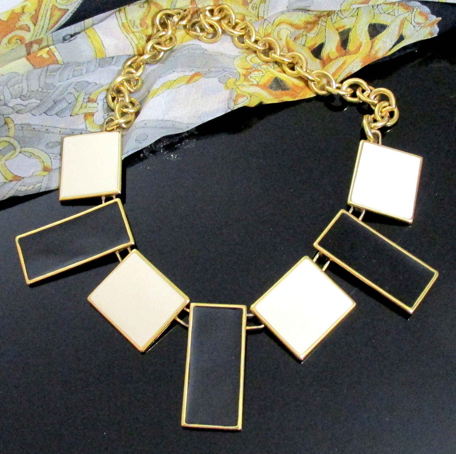 VTG DECO RUNWAY MONET OFF-WHITE/ BLACK ENAMEL MODERNIST BIB NECKLACE GEOMETRIC