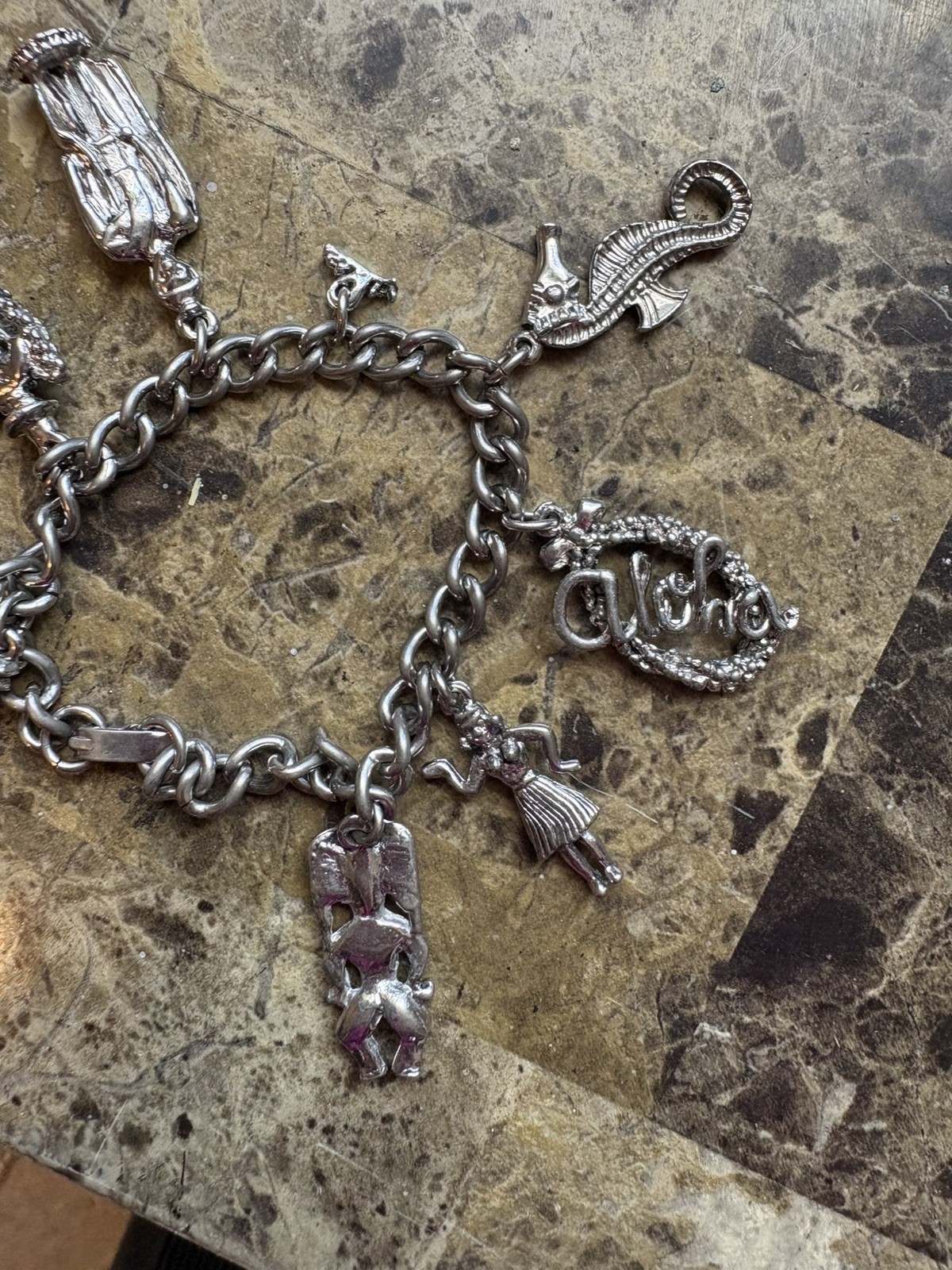 Hawaii State Unique Charm Bracelet 7″ with toggle clasp Silver Tone