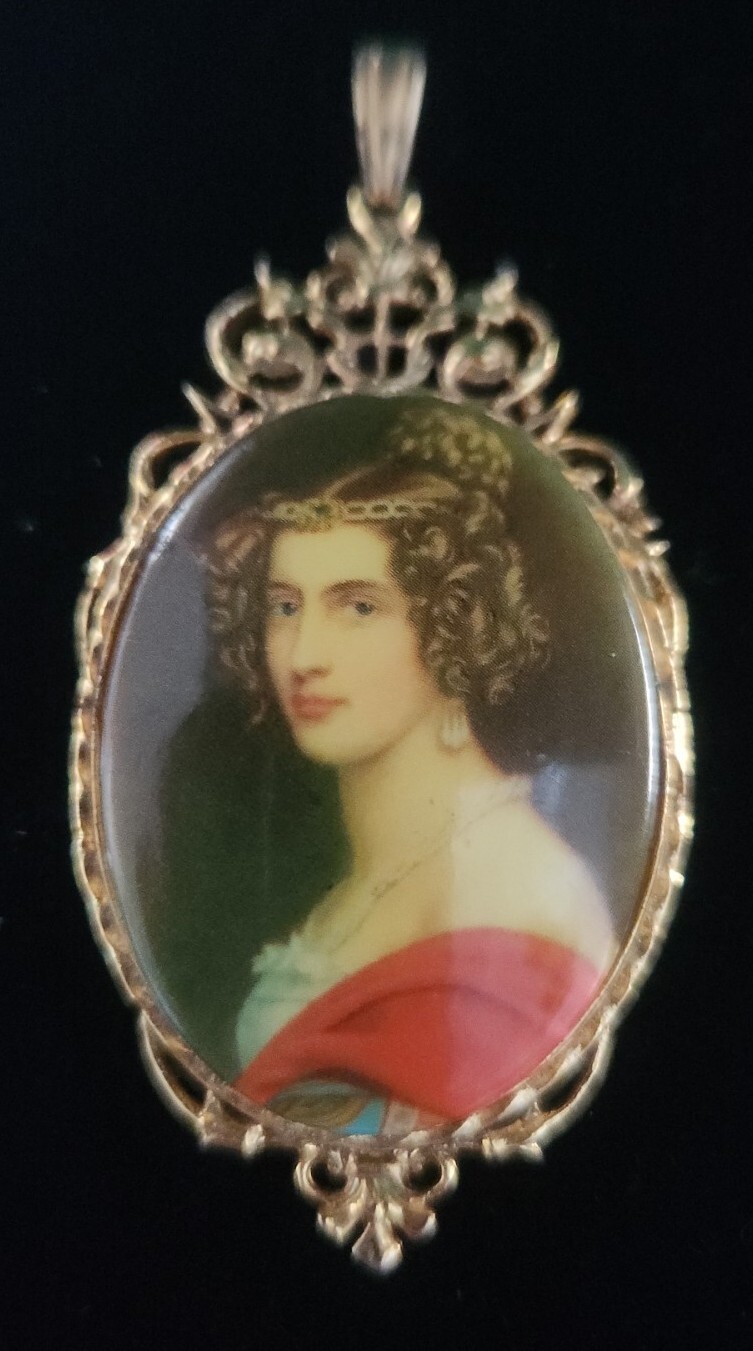 Victorian Revival Cameo Transfer Portrait Pendant Vintage ART Arthur Pepper