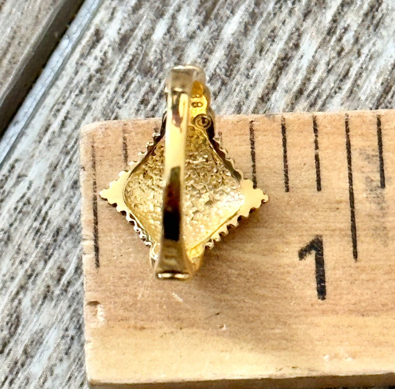 Two Hearts Turquoise Chip Inlay Ring Signed COP 88 Castings On Parade Gold Tone