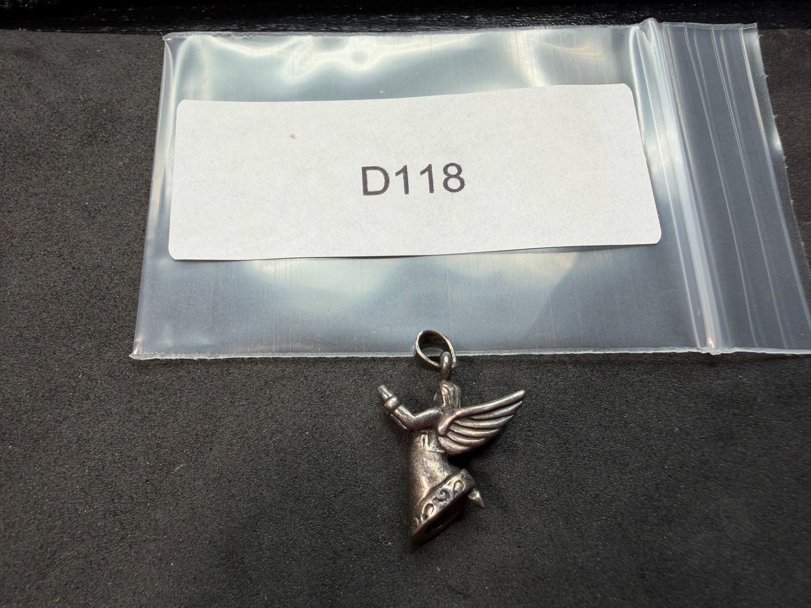 4.12g Vintage Sterling Silver 925 Angel Wing Guardian Pendant Engraved Robe M