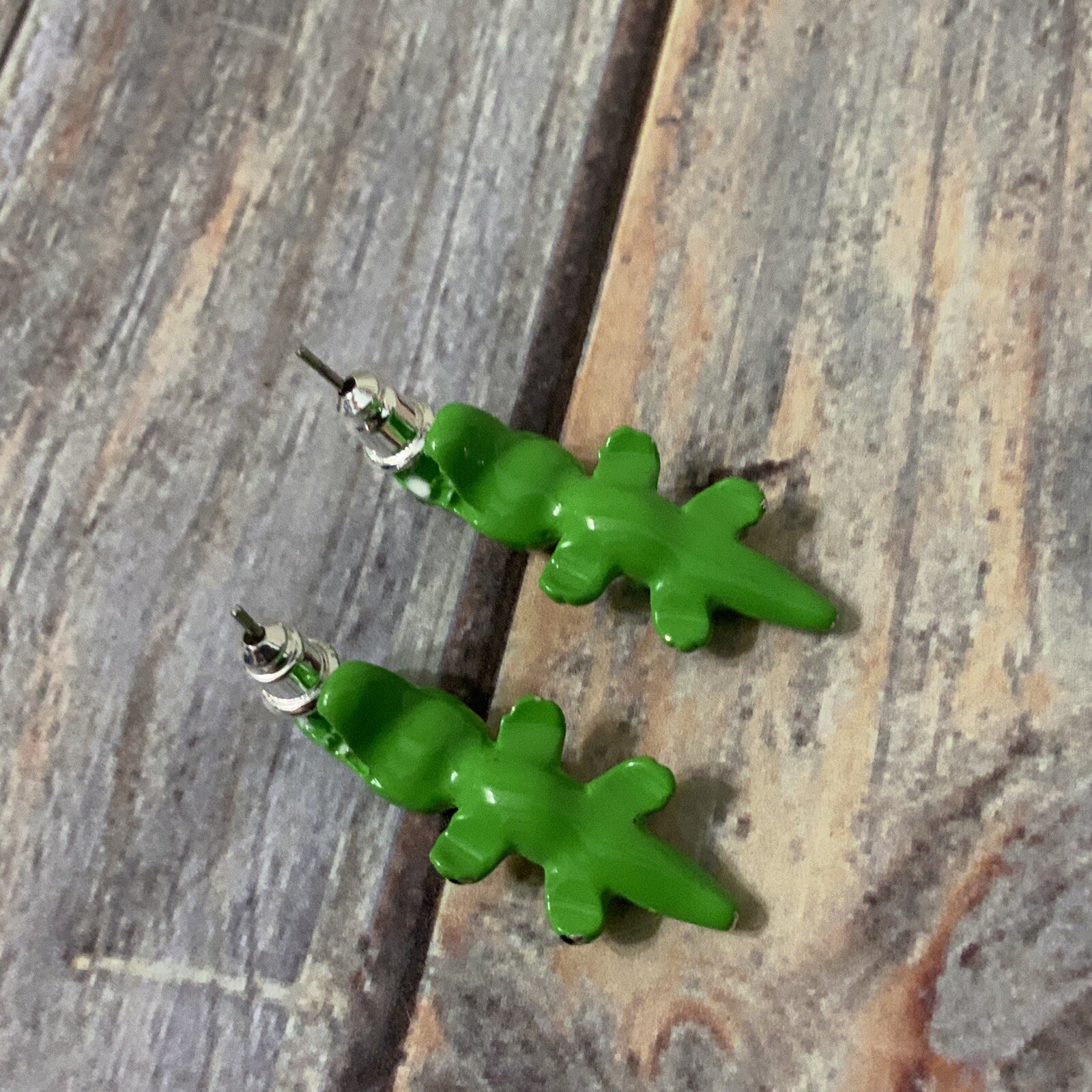 Pierced enamel lime green Crocodile pierced earrings