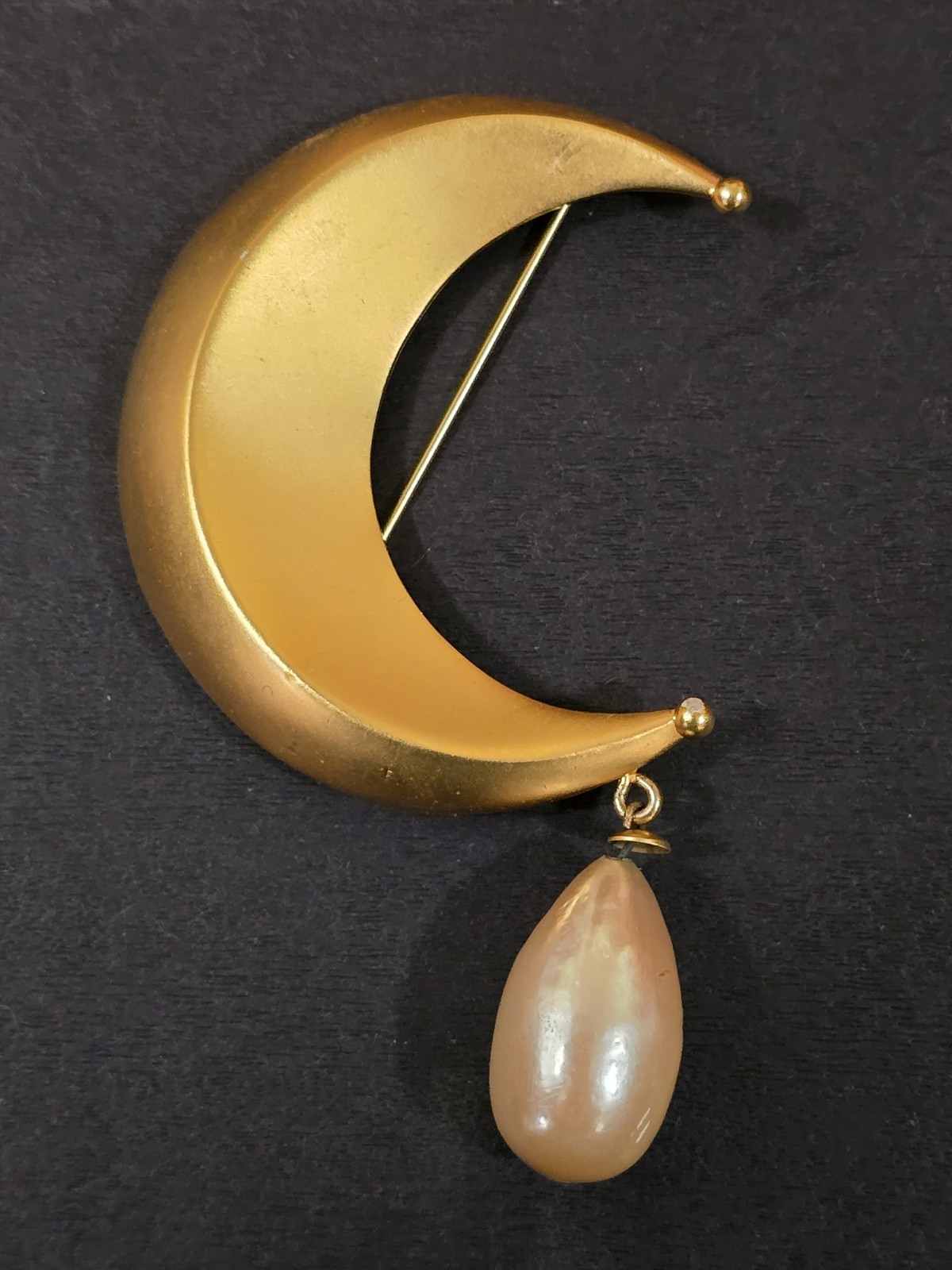 KARL LAGERFELD Brooch Pin Crescent Moon Drop Pearl Matte Finish Gold Tone