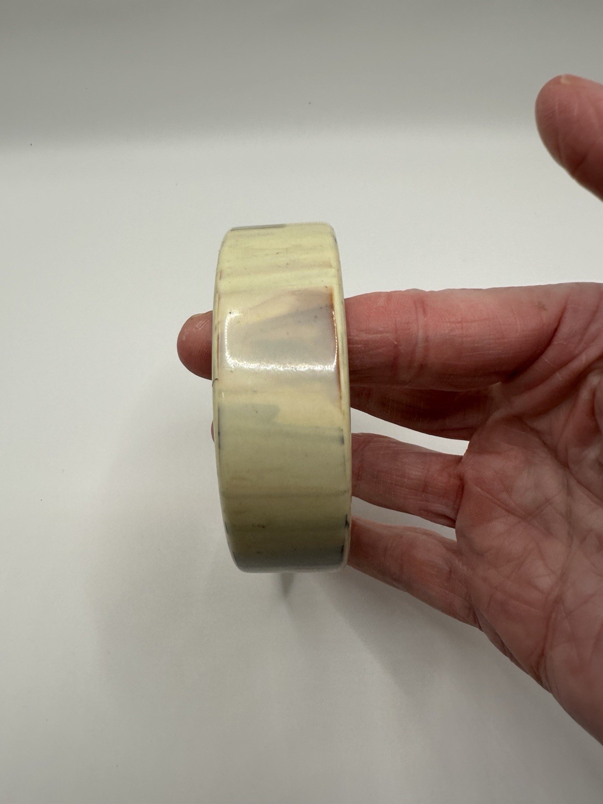 Vintage Lucite Plastic Off White Cream Bangle Bracelet With Pastel Streaks 8”