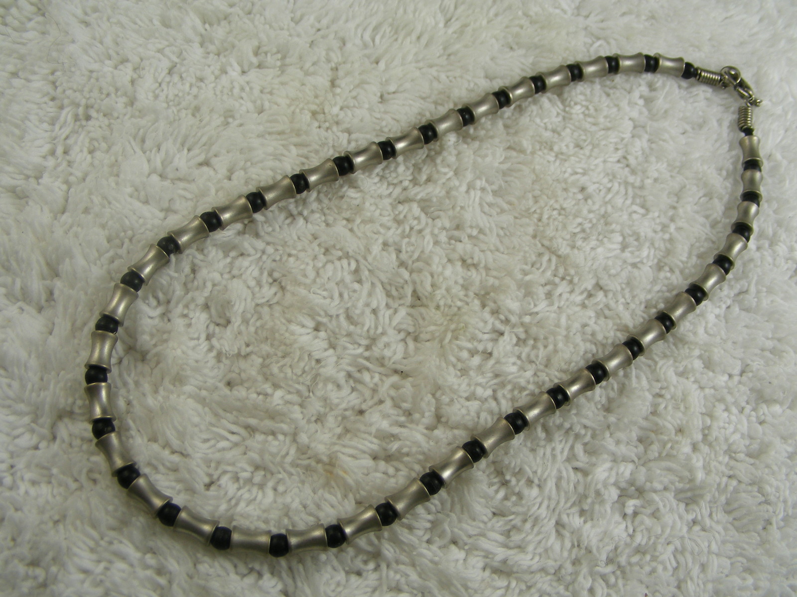 Black & Silvertone Bead Necklace (A53)