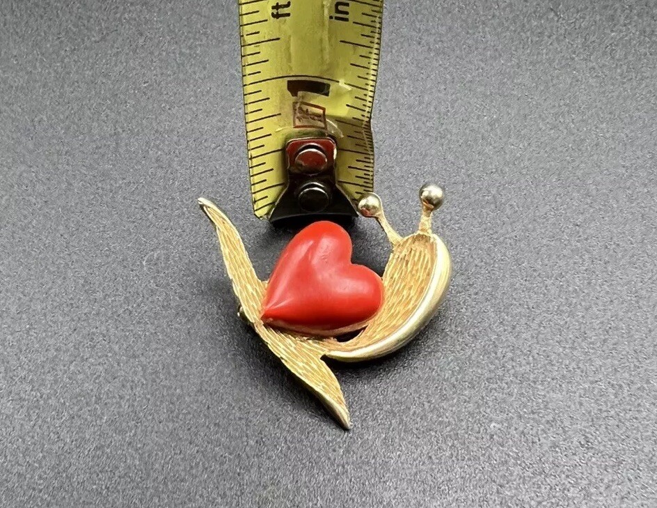 Figural Brooch Gold Tone Snail Red Heart Shell Pin Nautical Mermaidcore Costume