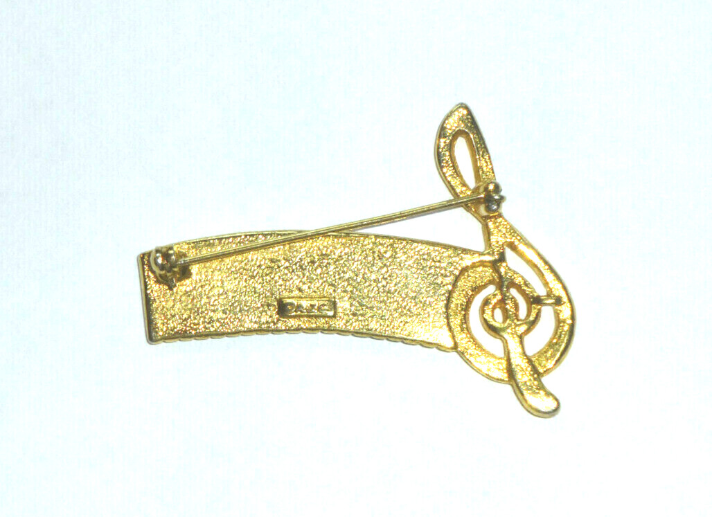 Vintage AJC Gold Tone White & Black Enamel Piano Brooch – S