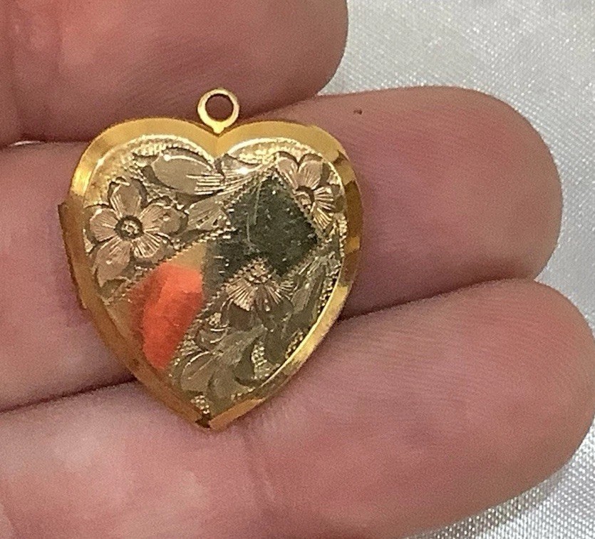 Victorian Signed L.S.Co. Gold Filled Floral Engraved Heart Shaped Photo Locket