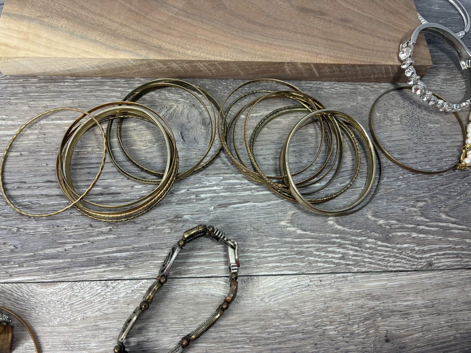Mixed vintage Jewelry bracelets Lot Stone Wood Metal Resin Boho 80s