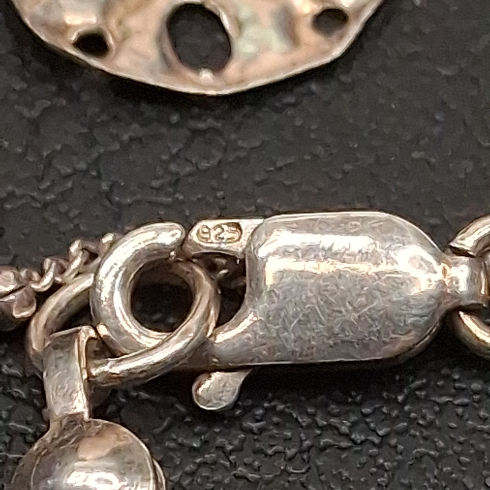 STERLING SILVER 925 Station Chain Necklace Whit Dollar Sand Pendent. 17.949