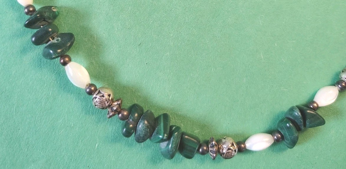 Vintage MALACHITE & MOTHER OF PEARL STONES Beaded Choker Necklace in Silver Tone