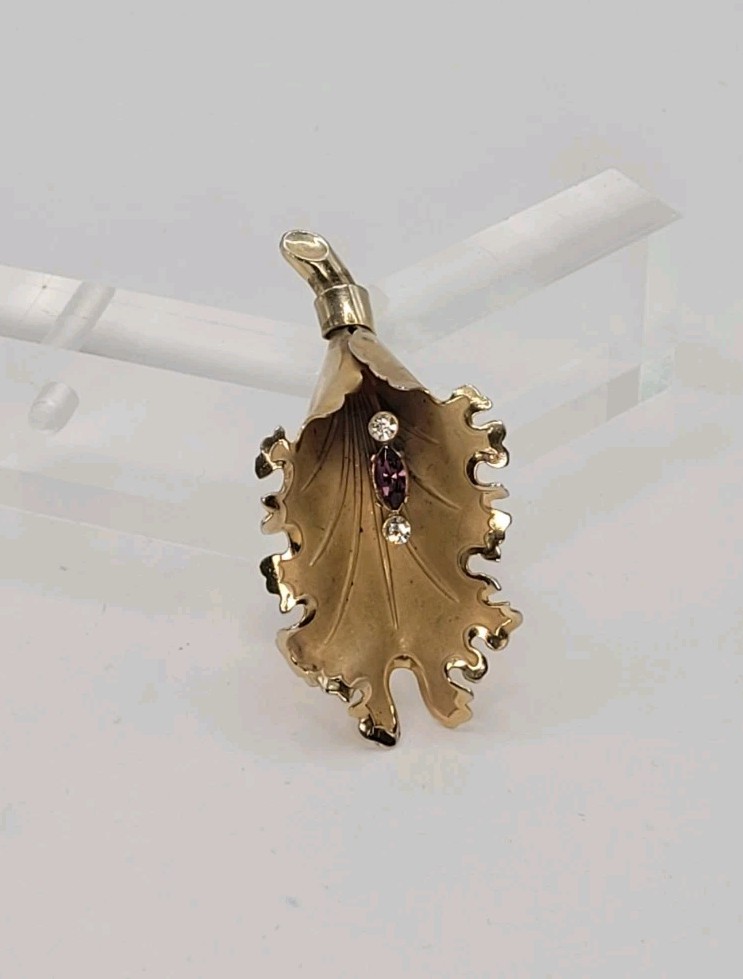 Vintage 3D Gold Plated Leaf Brooch Purple & White Rhinestone Seeds Lettuce Edge