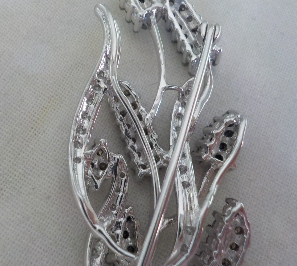 Estate 14K White Gold Bouquet Cluster Diamond Brooch -10.8 gms, 2.65 in, 1.52 ct