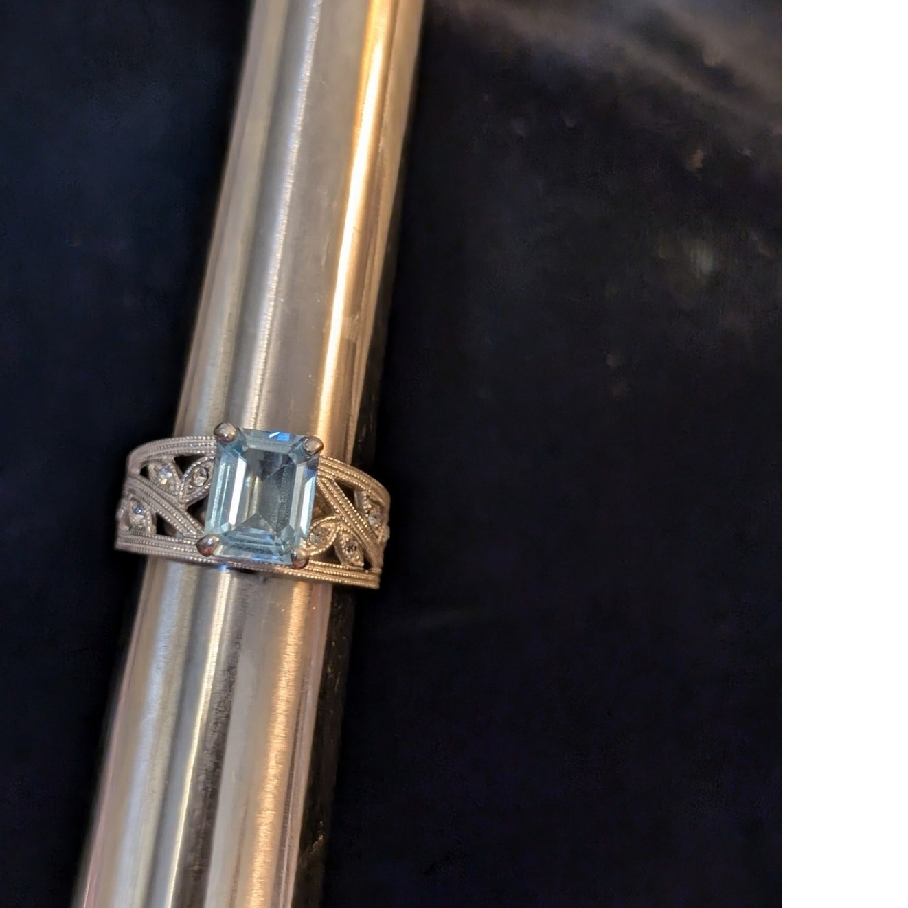 925 Sterling Silver Blue Topaz & White Topaz Leaf Accent Sides Ring Sz 8.75