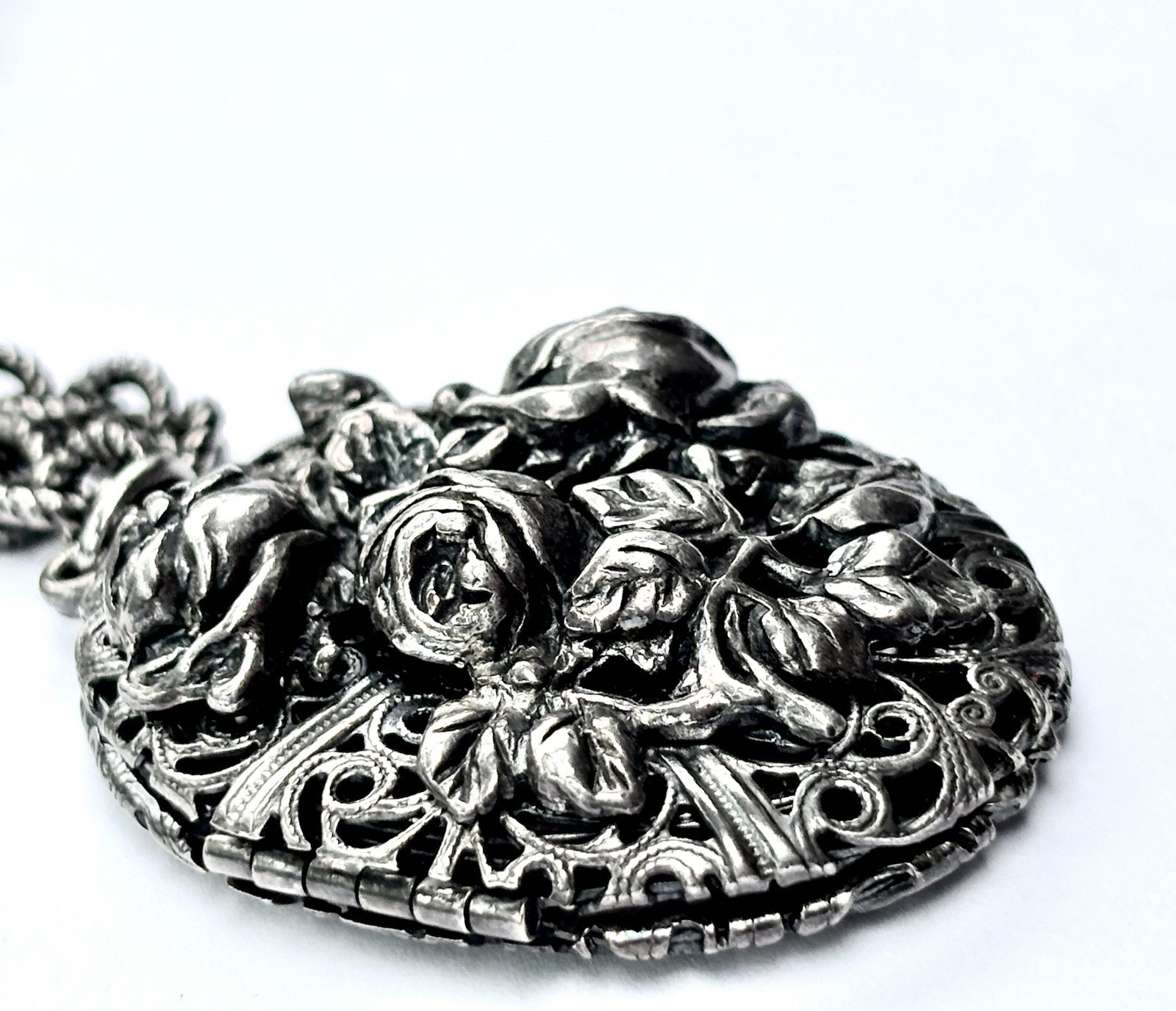 Vintage Napier Locket , Roses 1971 Filigree Long 29″ Dark Silver Tone READ