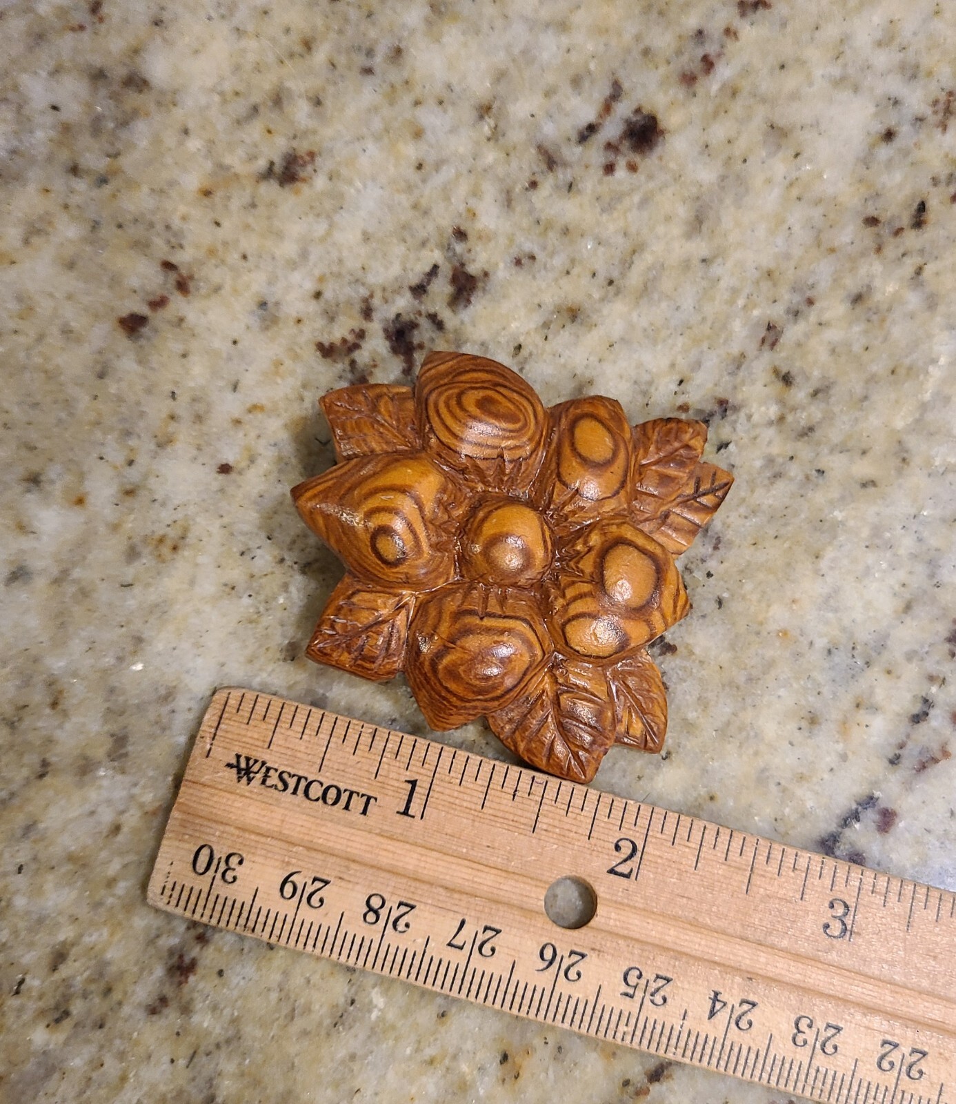 Vintage 2″ Wooden Flower Leaves Pin Brooch Hand carved Boho Earthy Holiday Nipa?