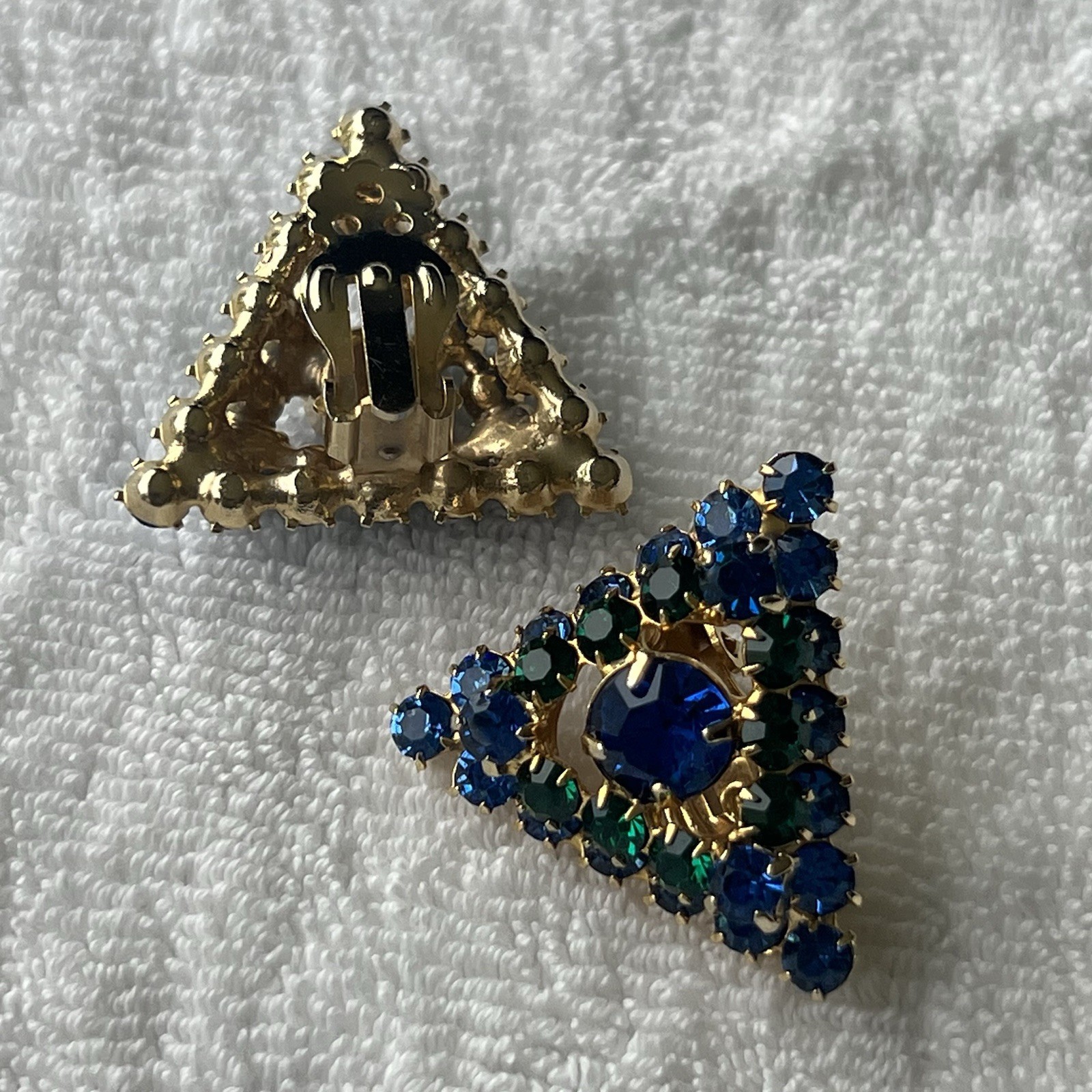 Vivid & Fancy Blue Green Rhinestones Clip On Earrings In Triangles