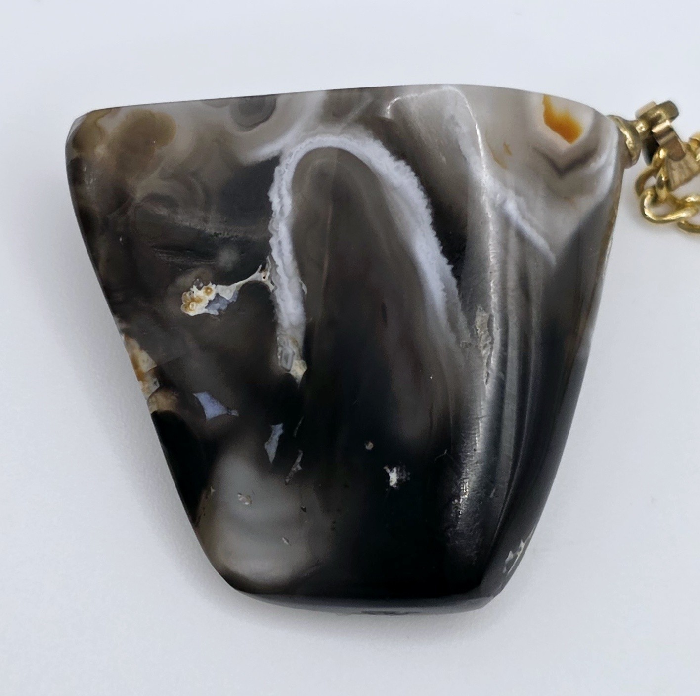Vintage 1970s Agate Geode Slice Pendant Necklace Gold Tone Boho Druzy Crystal