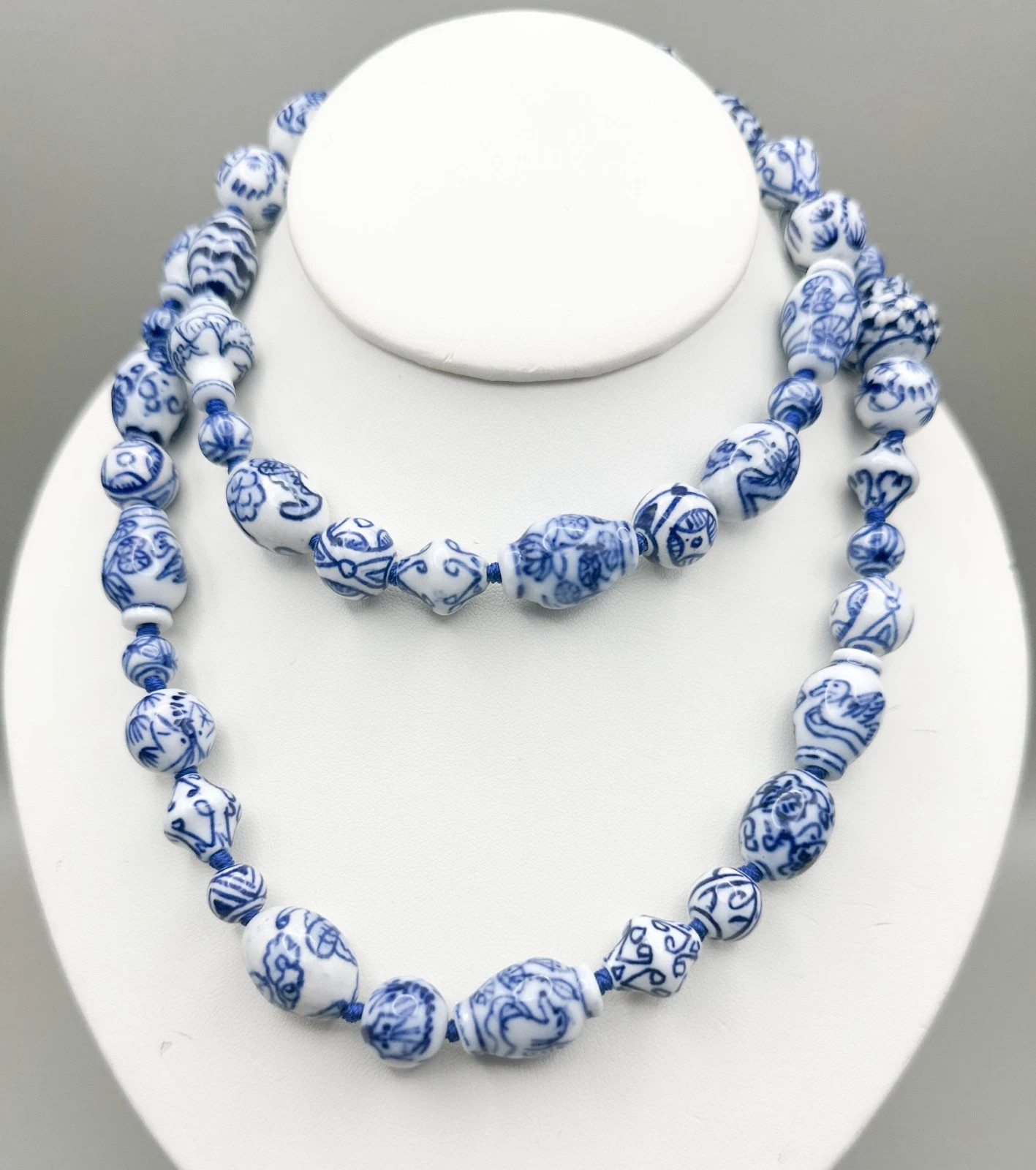Blue White Porcelain Bead Necklace Womens Chinoiserie 48″ Vintage Art Deco