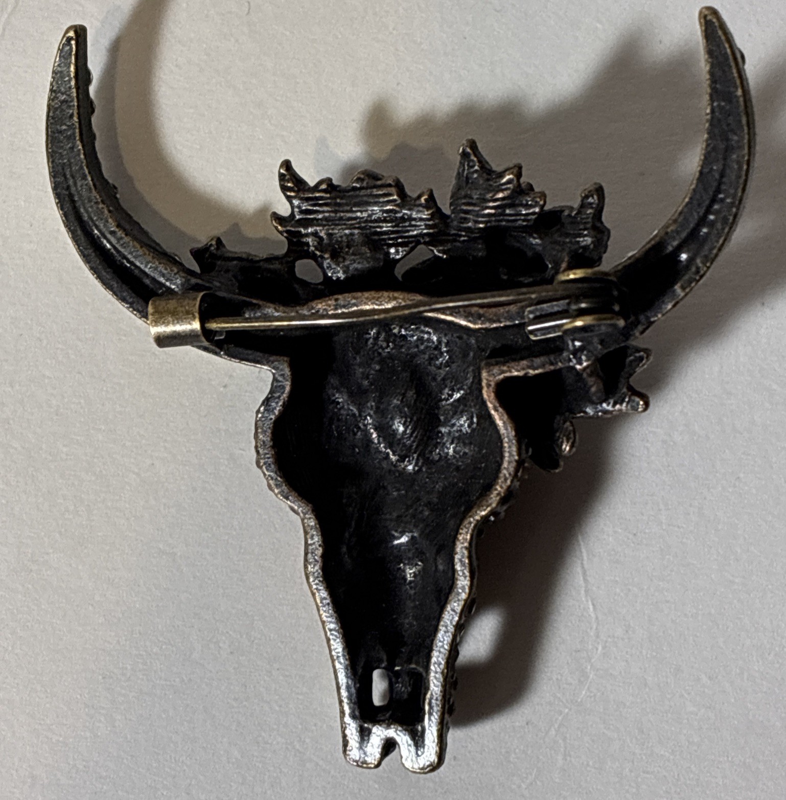 Reinstone Country Western Cow Scull W/ Flowers Pin Brooch 2 X 2”