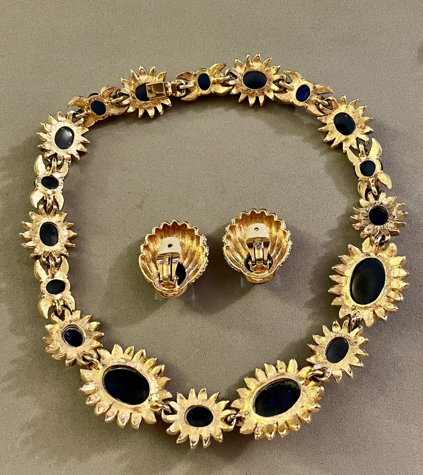 Vintage CINER Gripoix Glass Cabochon Rhinestone Gold Tone Necklace Earrings Set