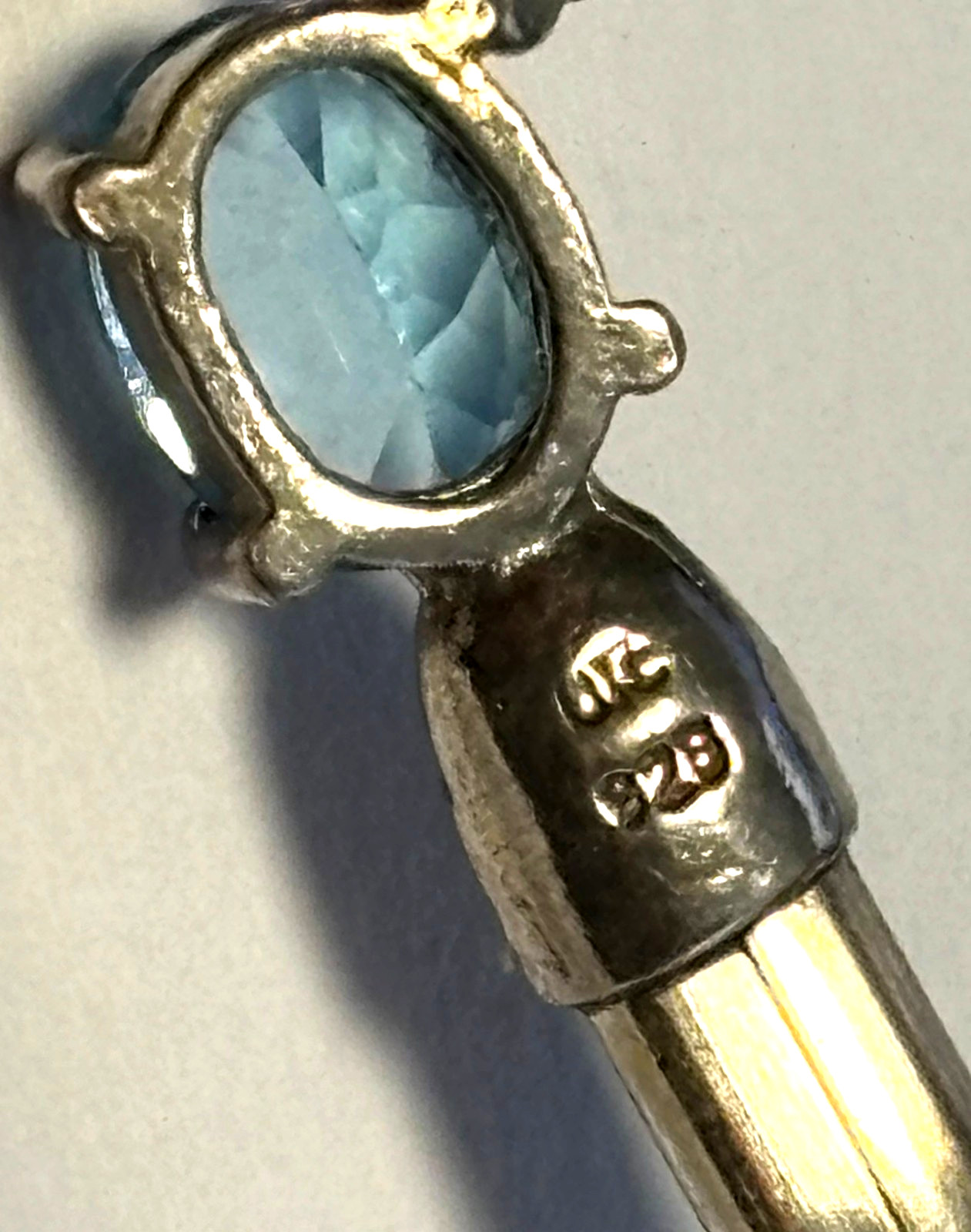 VTG Sterling Silver Edged Open Bangle Bracelet w/Purple & Blue CZ Ends 7 3/4″