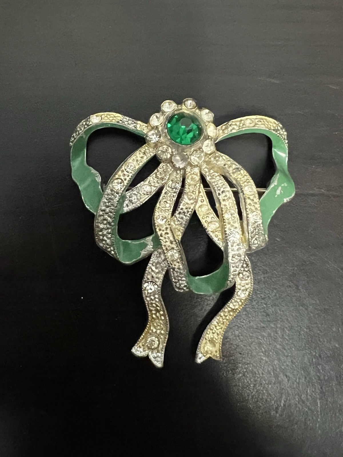 Vintage 1940’s Green Enamel Ribbon Bow Rhinestone Brooch Silver Tone Nice!