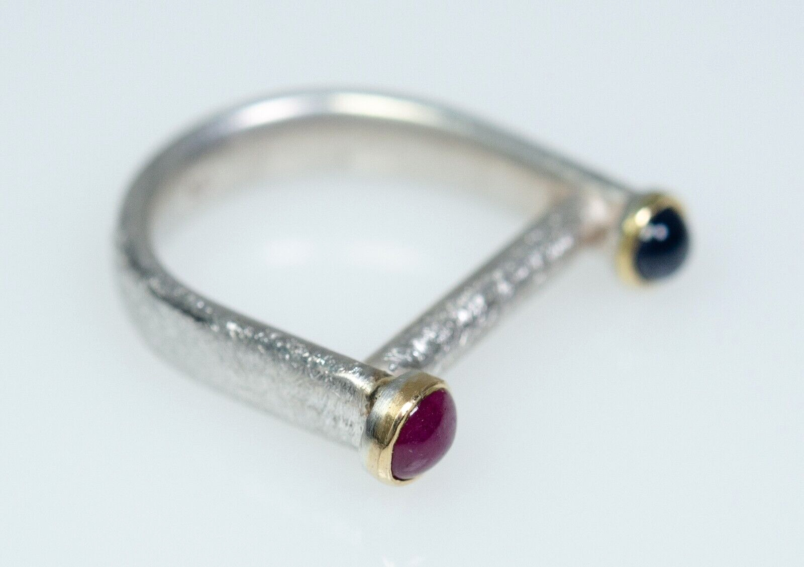 925 Silver/ 14K Gold – Vintage Designer Ring – 0.50 Ct Ruby – 0.35 Ct Sapphire