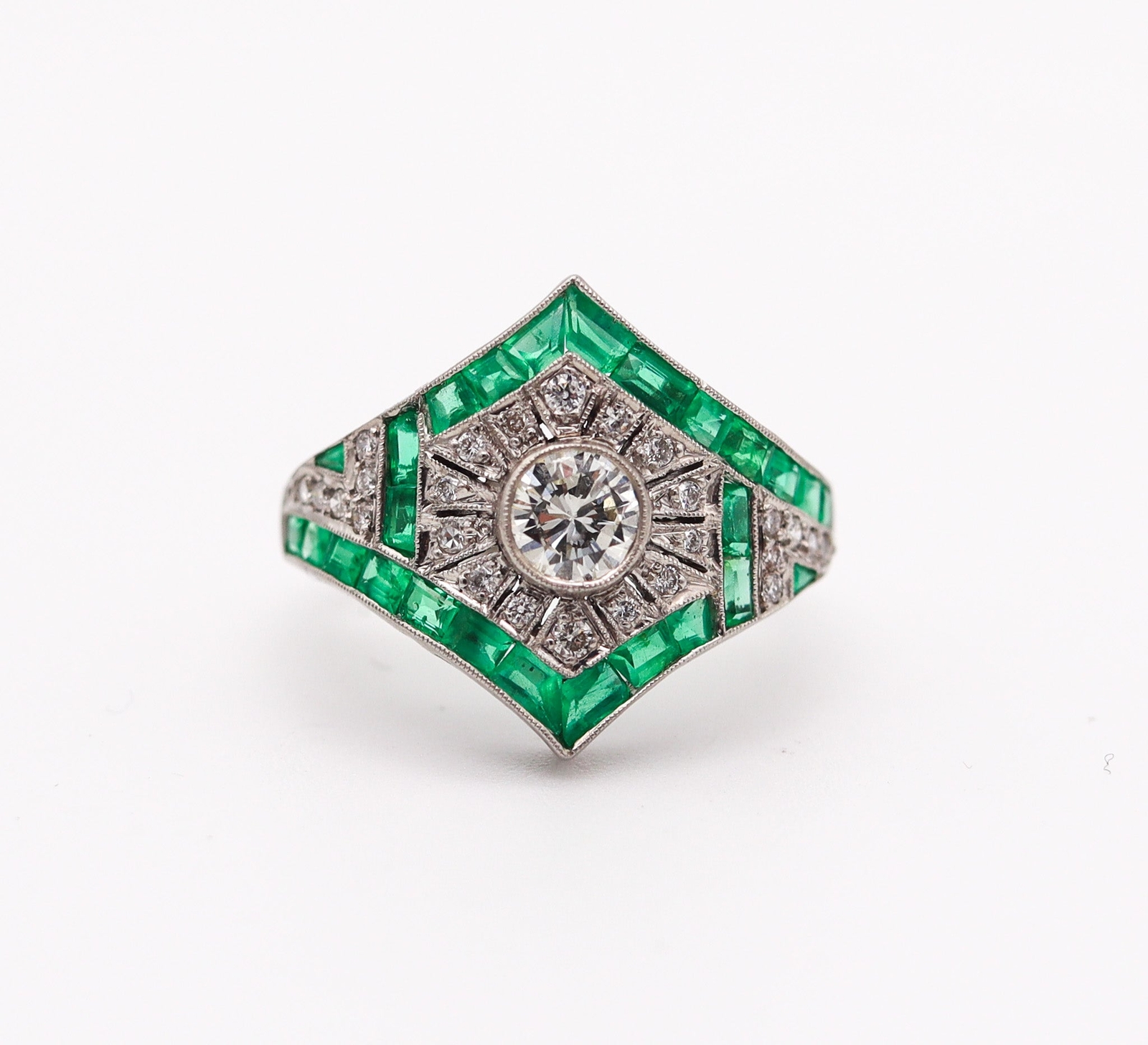 ART DECO 1930 Geometric Ring In Platinum With 2.67 Ctw In Diamonds And Emeralds