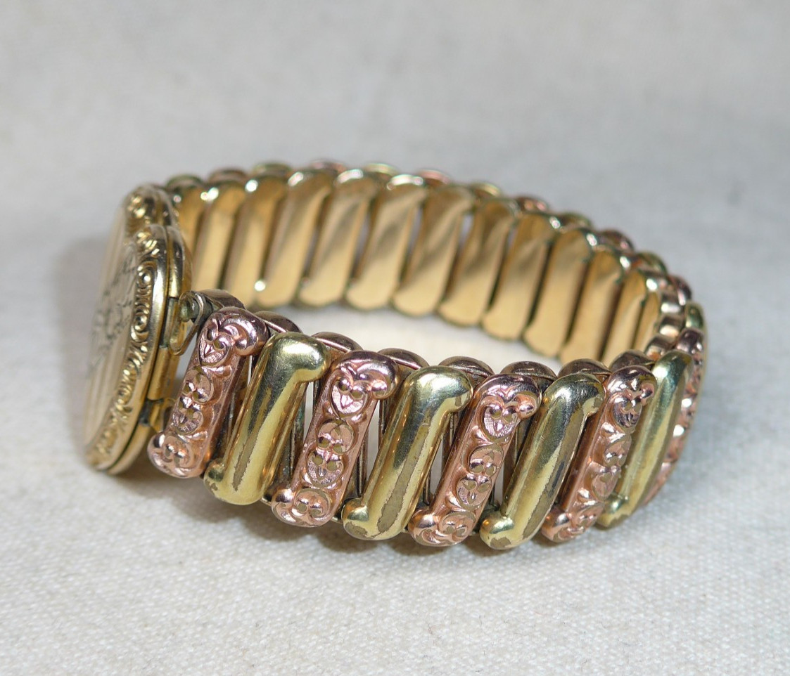Vintage WWII LACO Sweetheart Expansion Bracelet Gold Tone Heart Locket