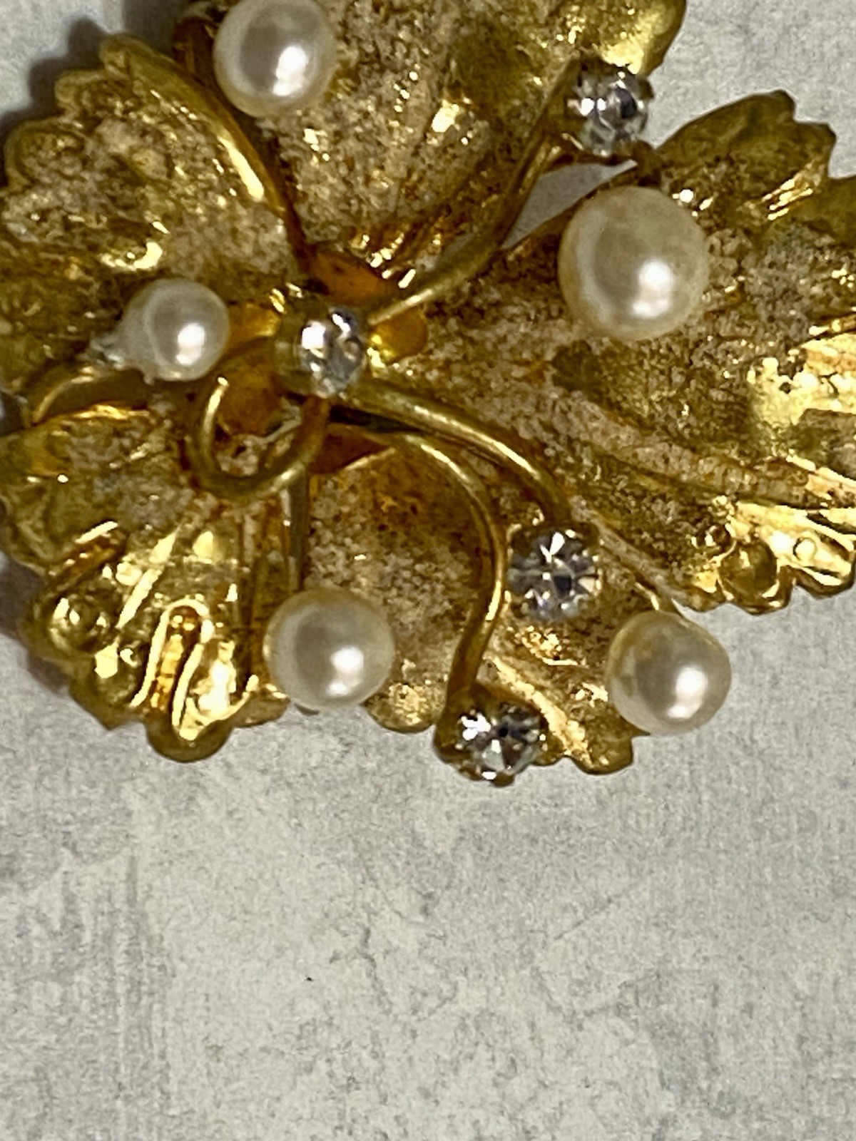 Vintage Gold Tone Brooch Leaf Clear Rhinestones & Pearls Made In Austria