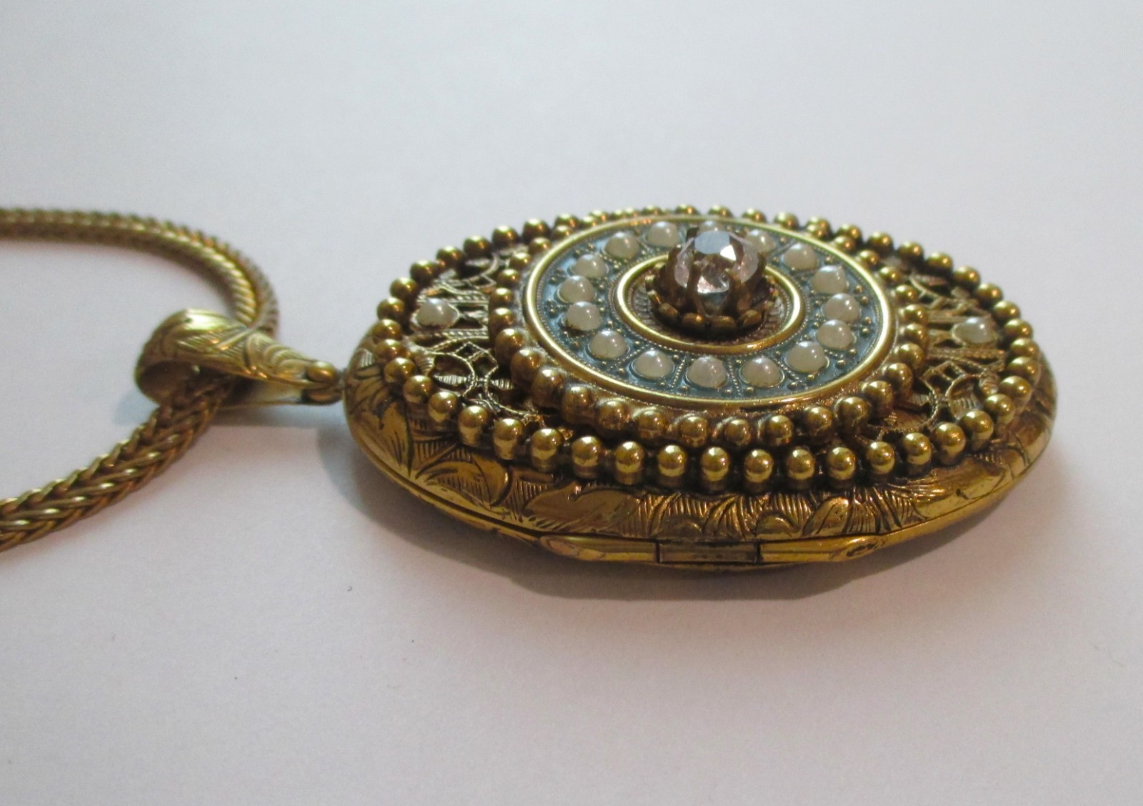LARGE VINTAGE VICTORIAN REVIVAL LOCKET WHEAT CHAIN NECKLACE GOLD GILT BRASS