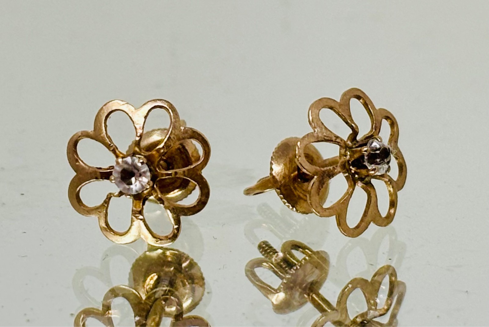 Vtg. BDA Budlong Docherty & Armstrong 10k Gold Flower Stud Earrings Screw Back