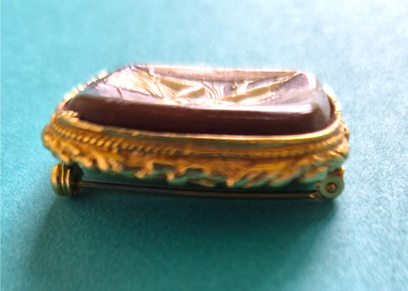 Vintage Dante Brooch Resin Cameo w Hermes & Aphrodite in Gold Tone Metal