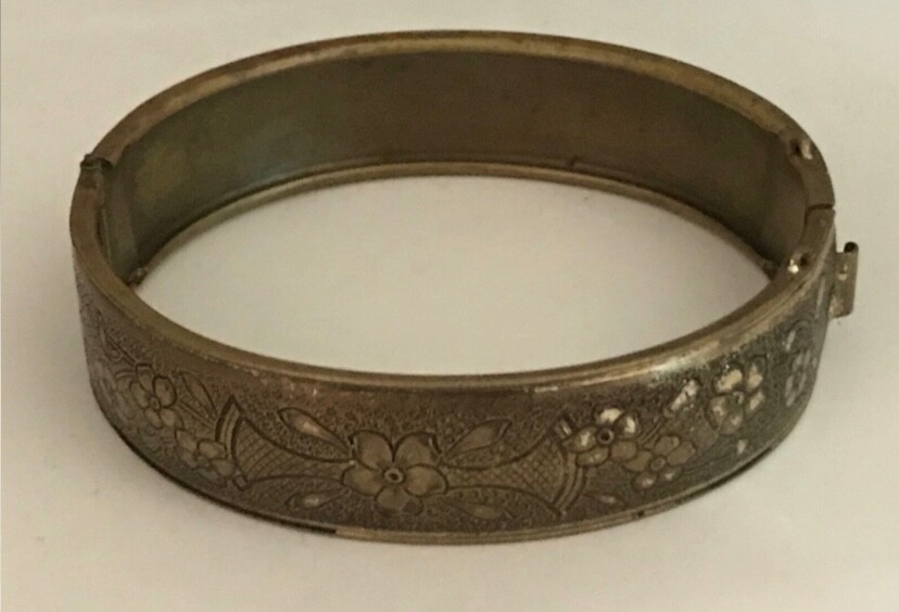 Stunning Vintage 1930’s Ornate Brass Floral Pattern Open Hinged Cuff Bracelet