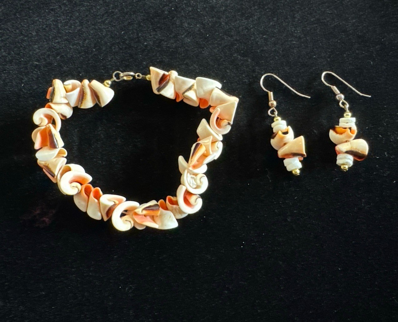 Vintage Shell Bracelet And Pierced Drop Earrings Set Tropical Jewelry