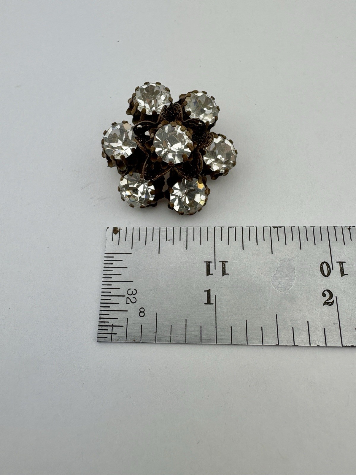 Vintage Large Brass Clear Fine Round Rhinestone Floral Brooch pin