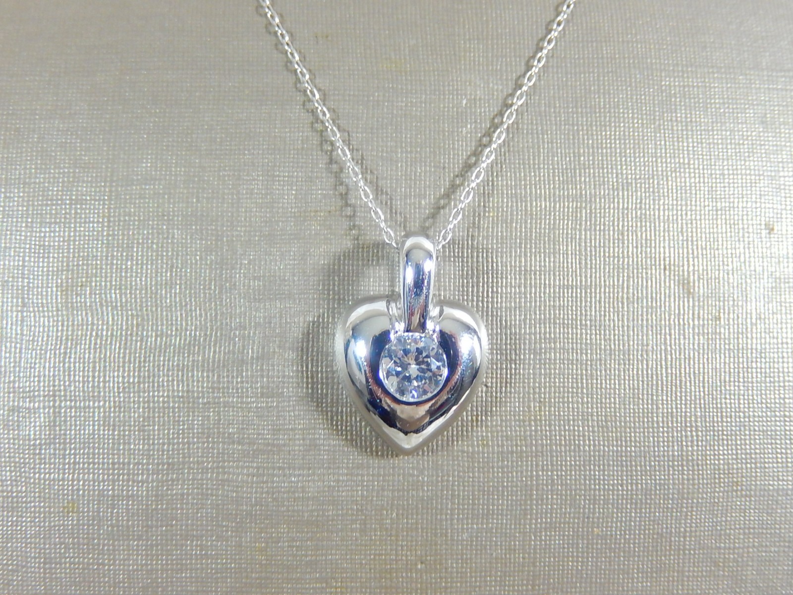 VTG SIGNED CW 925 STERLING SILVER PUFFY HEART CZ 18″ PENDANT NECKLACE