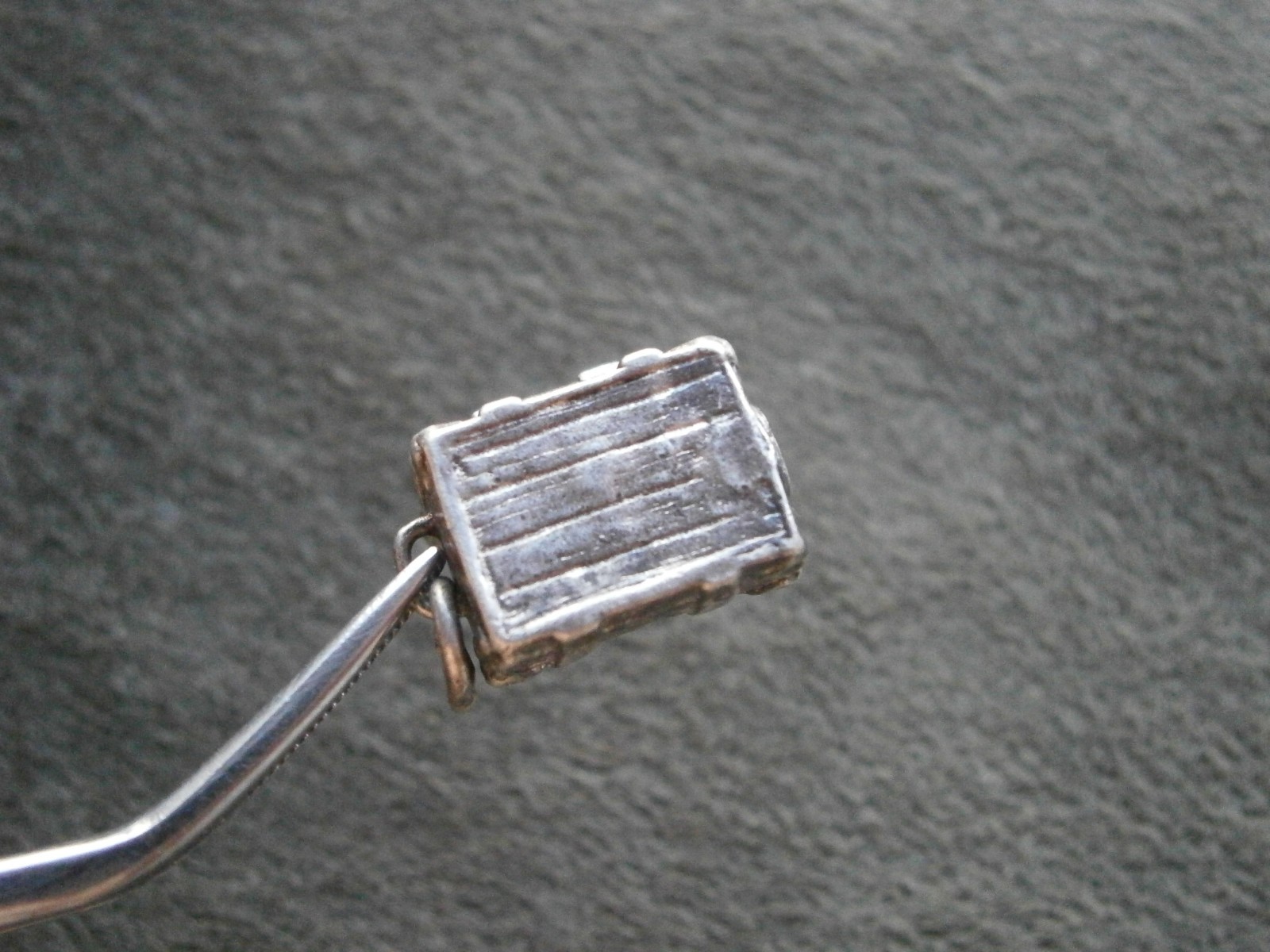 Opening Treasure Chest Vintage Sterling Silver Bracelet Charm Pendant 5.0g