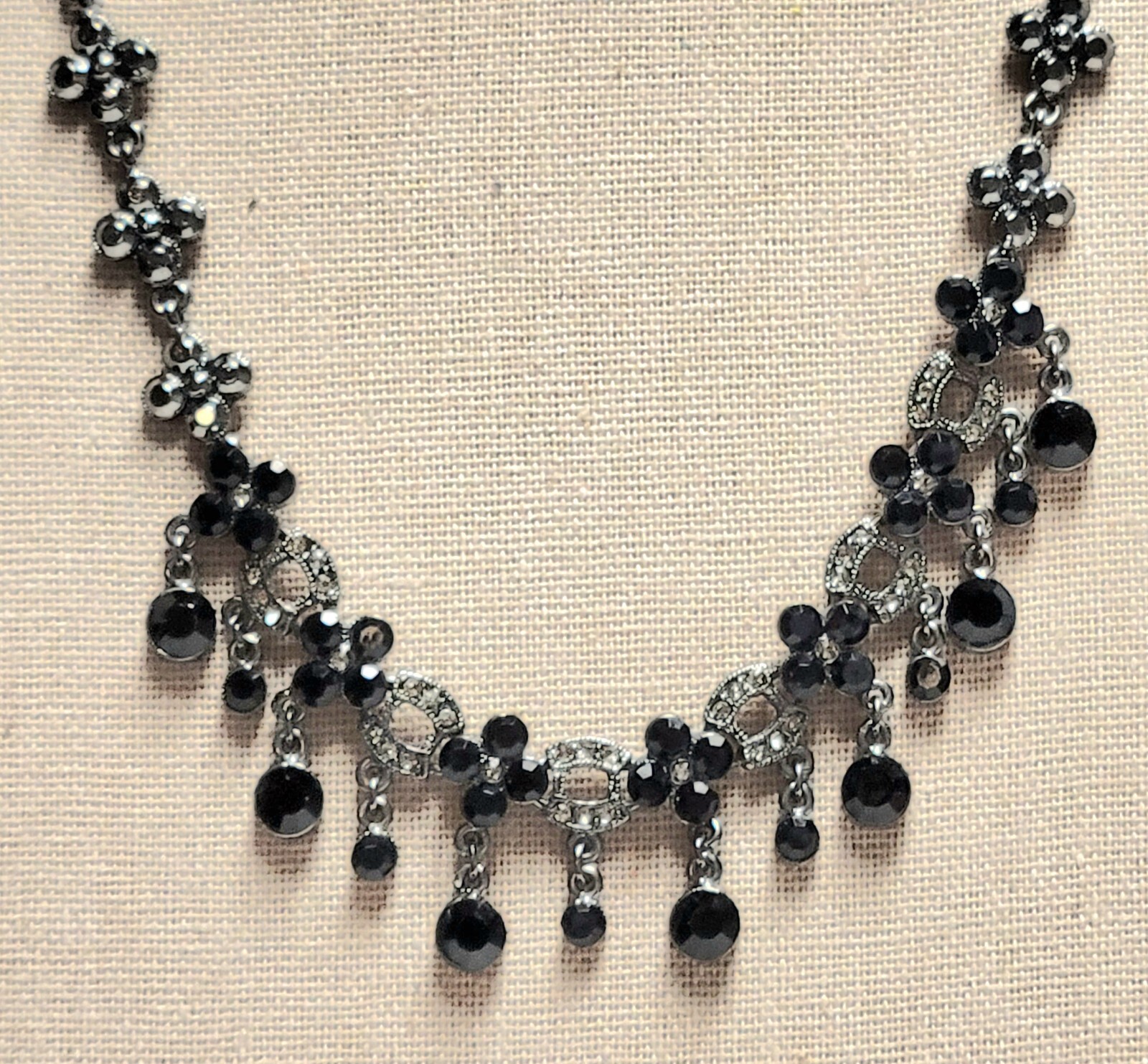 Vtg Avon 16″ Gunmetal and Multicolor Rhinestone Choker Necklace with 3″ Extender