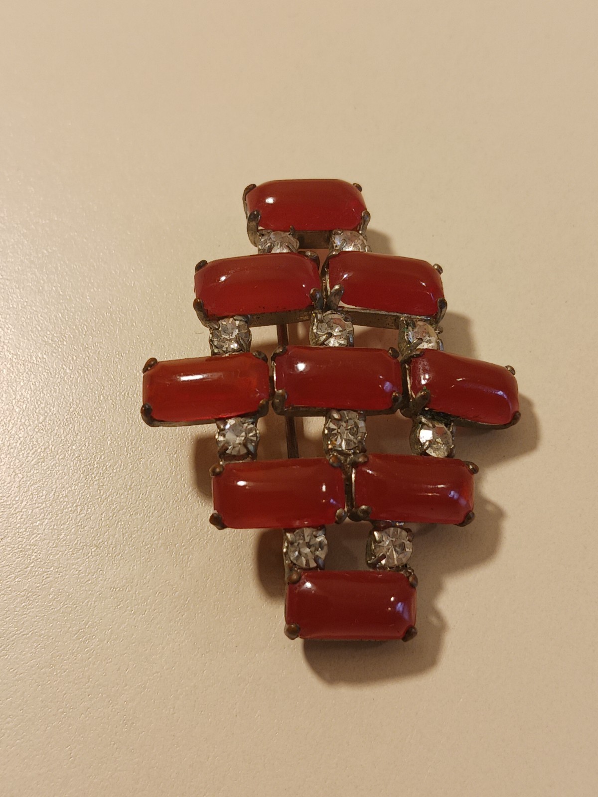 Vintage Art Deco Red Carnelian Agate Brooch Pin Rhinestone Silver Tone Grid Desi