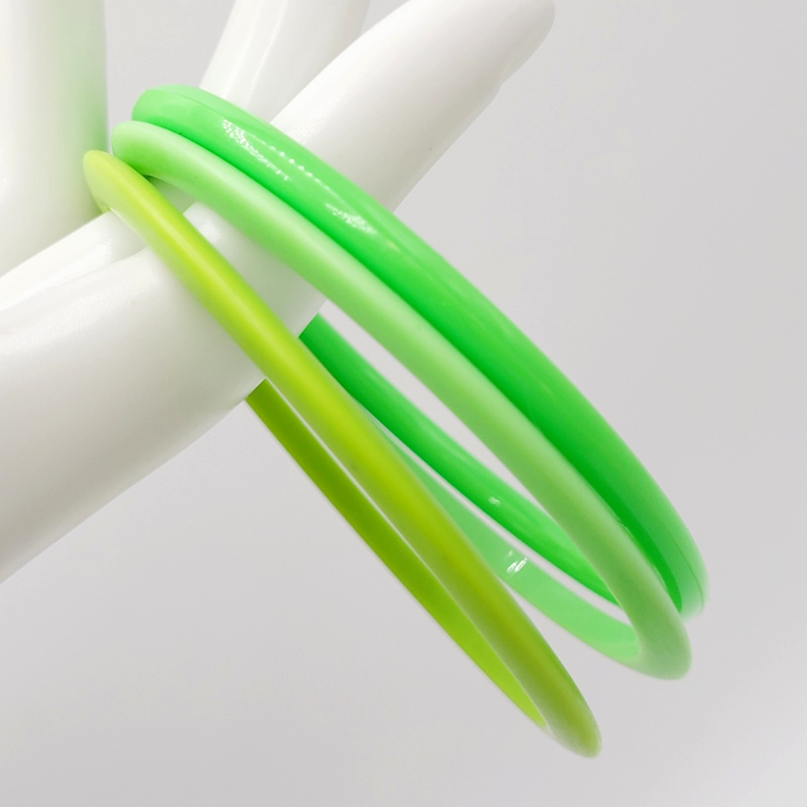 Green Lime Shades Bangle Delightful Set of 3 Retro Style Vintage 1980s Bracelet