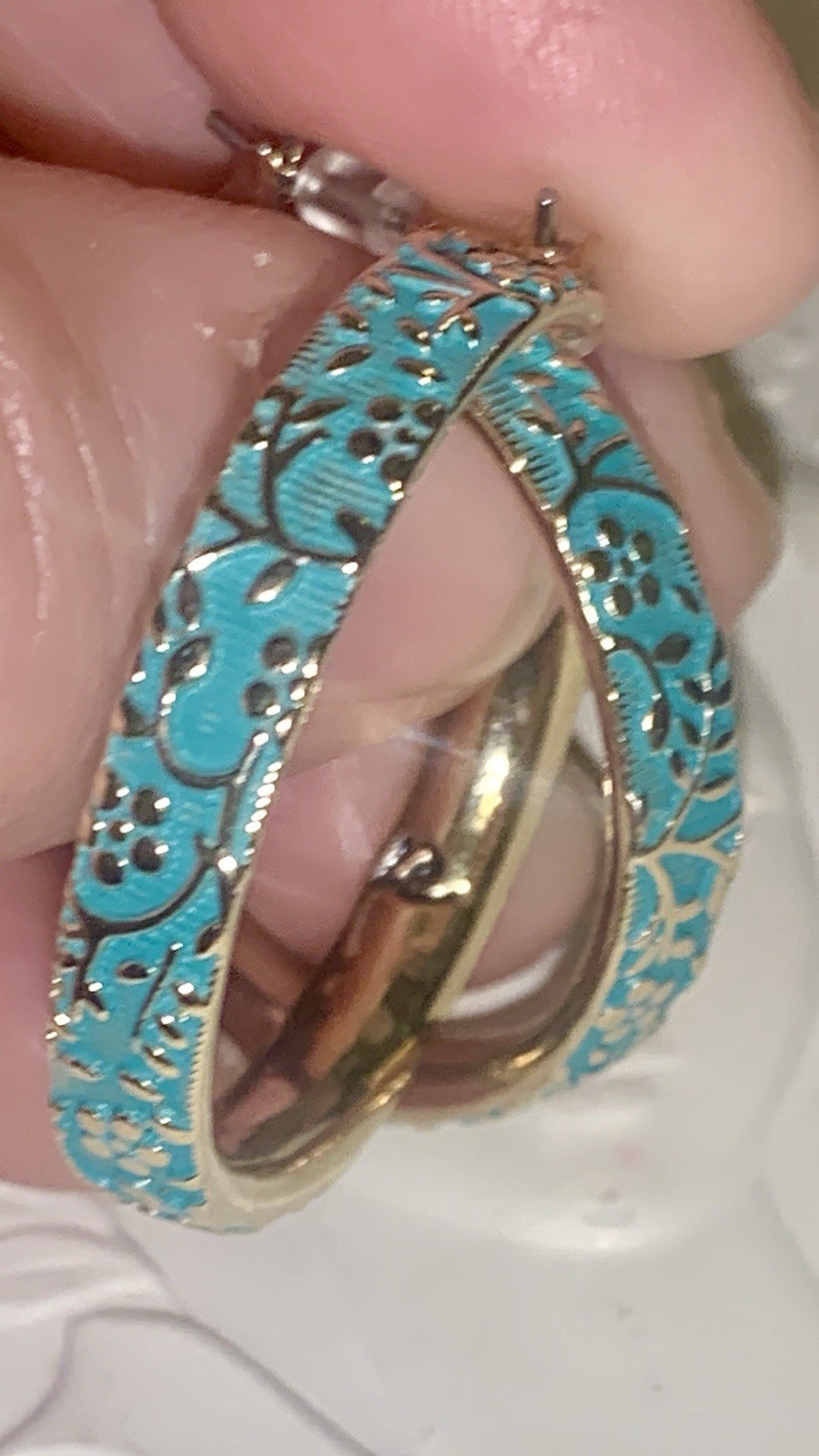 VINTAGE LIZ CLAIBORNE PIERCED SILVER FLOWERS ON LIGHT TEAL HOOP EARRINGS