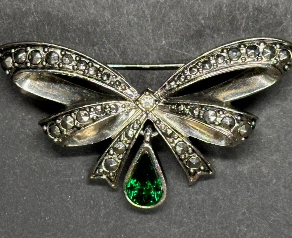 Avon Vintage Bow Brooch May Emerald-Green Birthstone Faux Marcasite Rhinestone