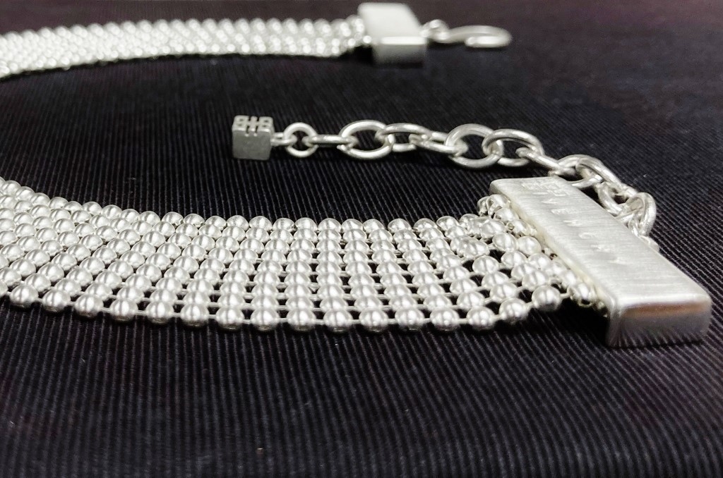 VINTAGE GIVENCHY SILVER MESH BALL CHAIN ADJUSTABLE CHOKER STATEMENT NECKLACE J58