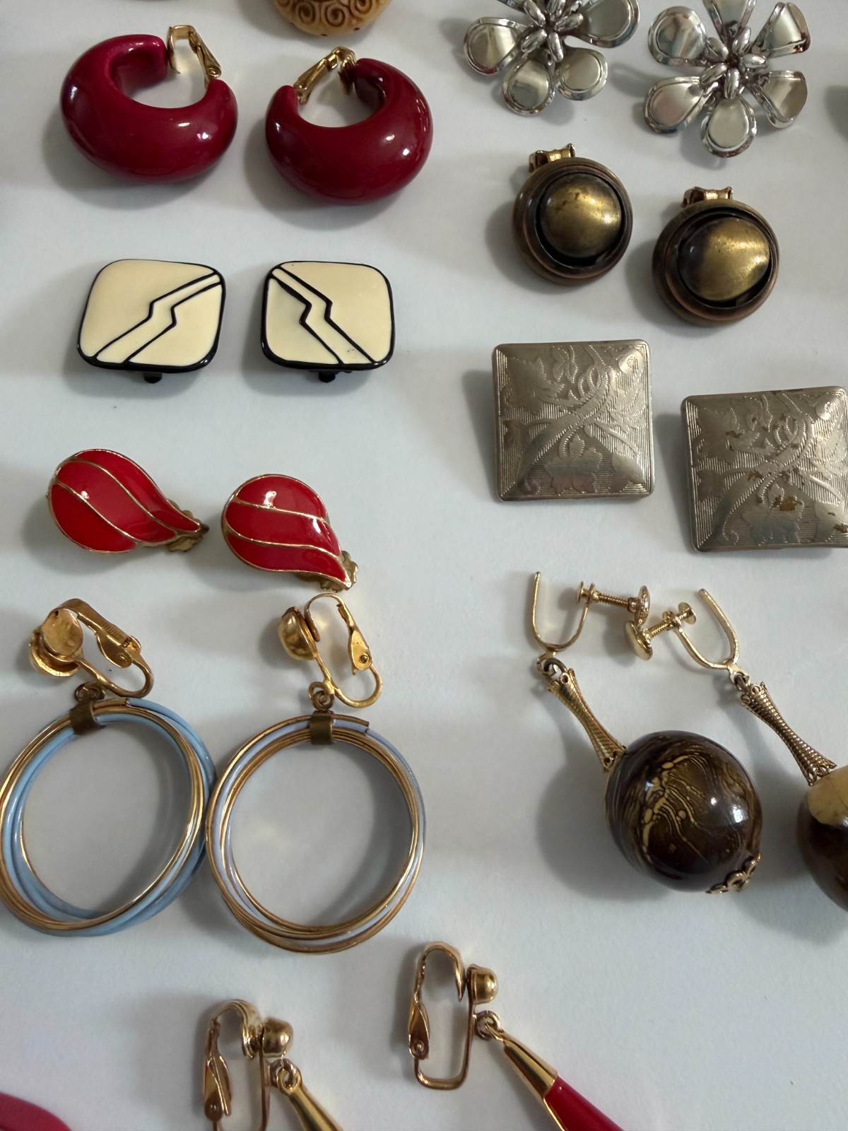 Lot of 35 Vintage Clip Earrings Resin Enamel Beaded Plastic Ceramic Shell Metal